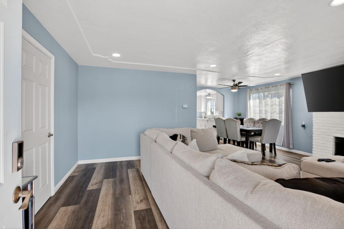 Detail Gallery Image 7 of 27 For 24 Amesti Rd, Watsonville,  CA 95076 - 3 Beds | 1/1 Baths