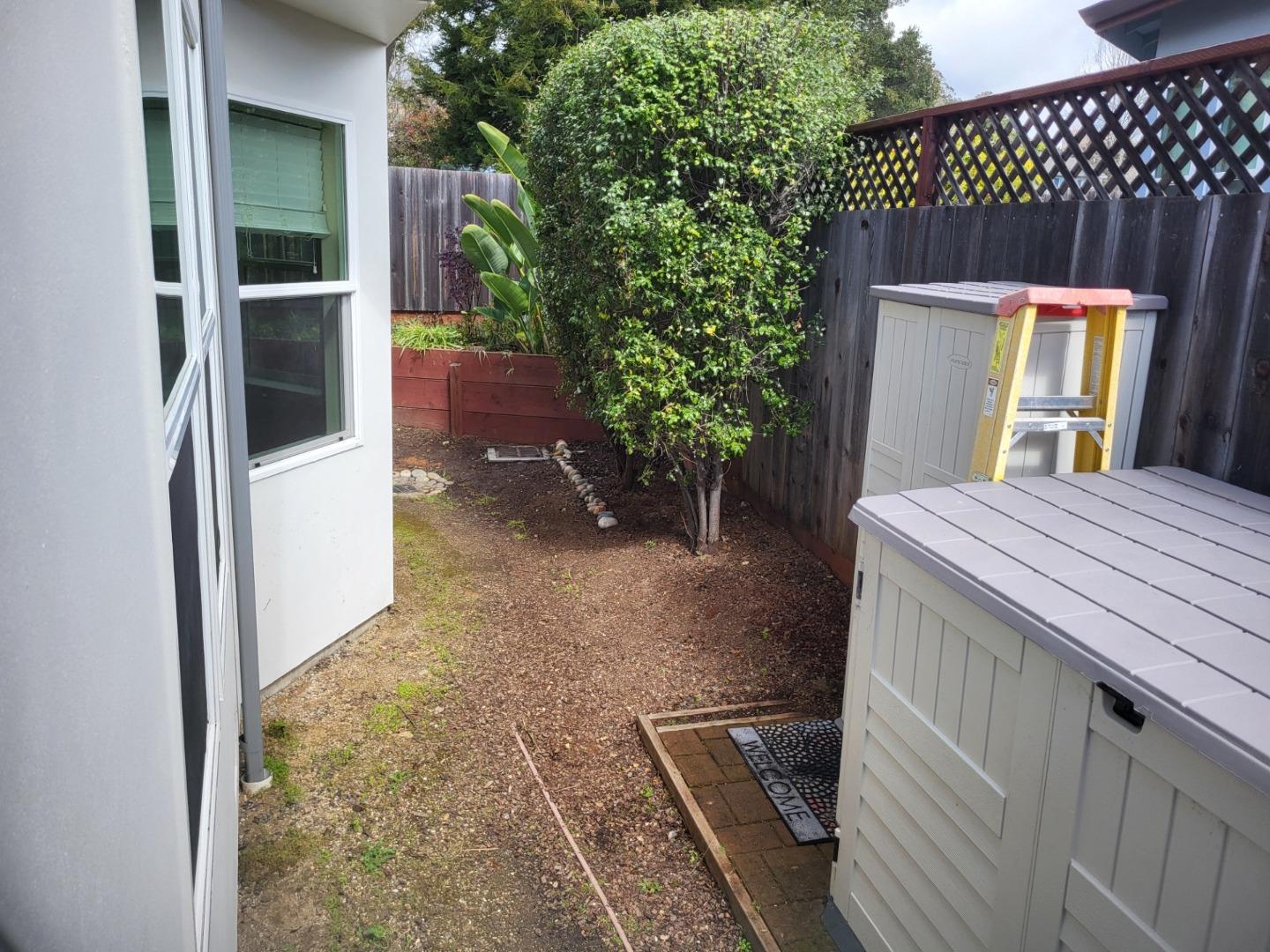 Detail Gallery Image 2 of 9 For 3282 Winkle Ave, Santa Cruz,  CA 95065 - 1 Beds | 1 Baths