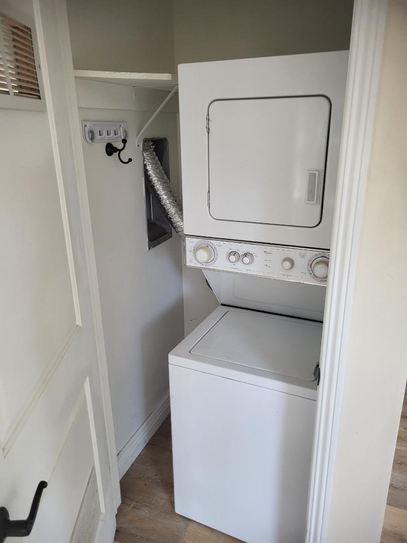 Detail Gallery Image 4 of 9 For 3282 Winkle Ave, Santa Cruz,  CA 95065 - 1 Beds | 1 Baths