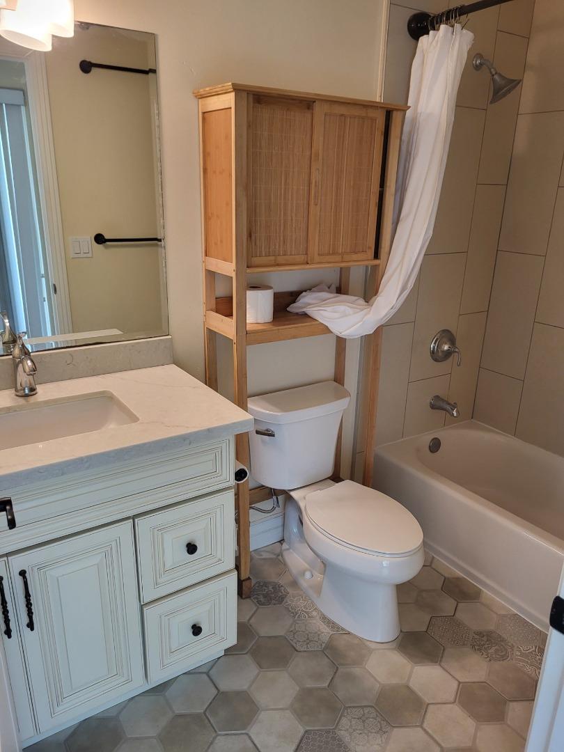 Detail Gallery Image 5 of 9 For 3282 Winkle Ave, Santa Cruz,  CA 95065 - 1 Beds | 1 Baths