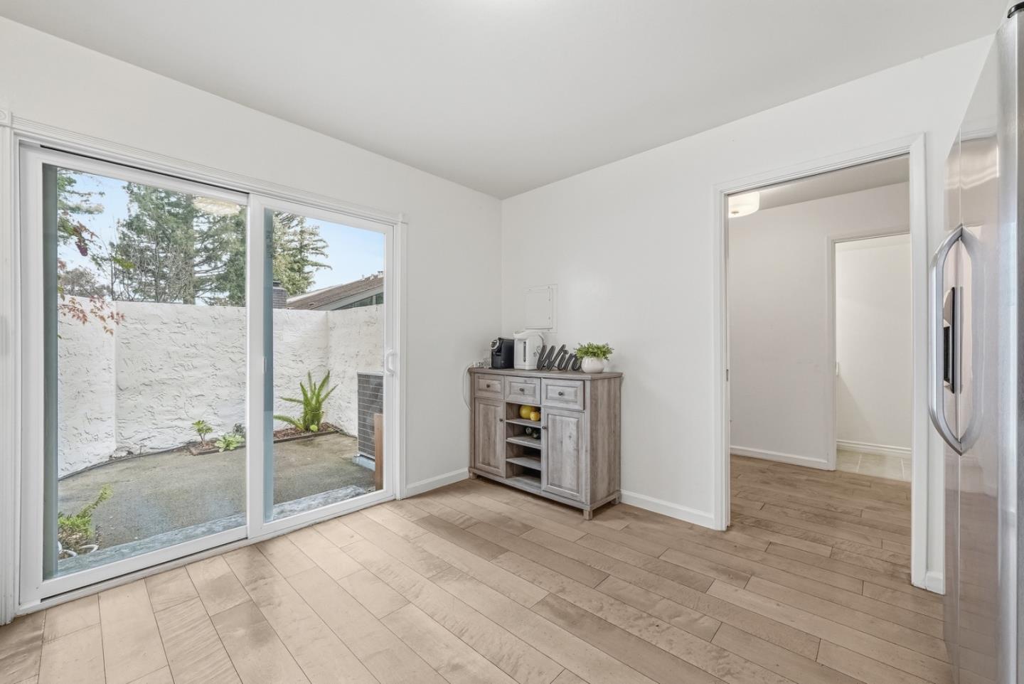 Detail Gallery Image 11 of 49 For 19124 Vineyard Ln, Saratoga,  CA 95070 - 3 Beds | 2/1 Baths