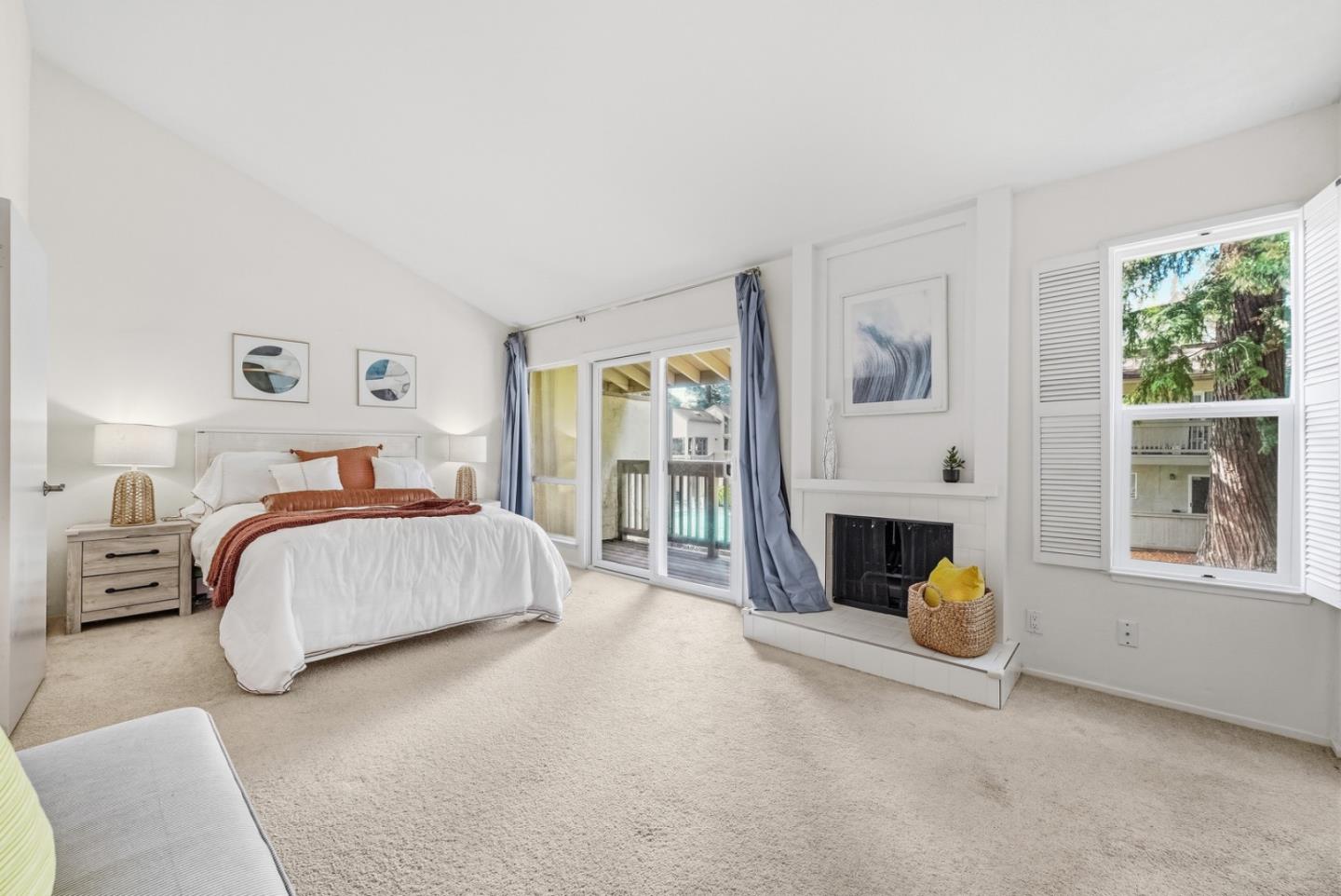 Detail Gallery Image 13 of 49 For 19124 Vineyard Ln, Saratoga,  CA 95070 - 3 Beds | 2/1 Baths