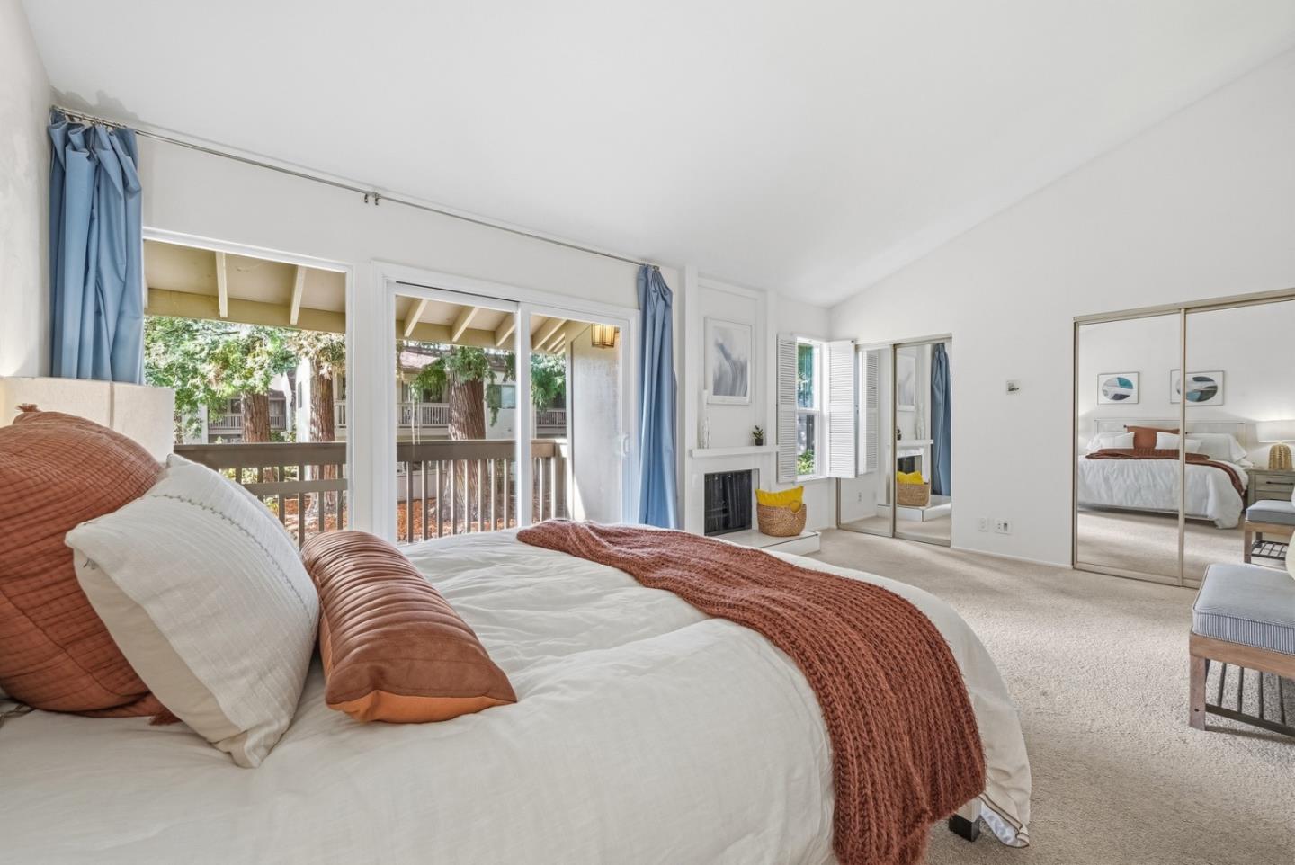 Detail Gallery Image 15 of 49 For 19124 Vineyard Ln, Saratoga,  CA 95070 - 3 Beds | 2/1 Baths