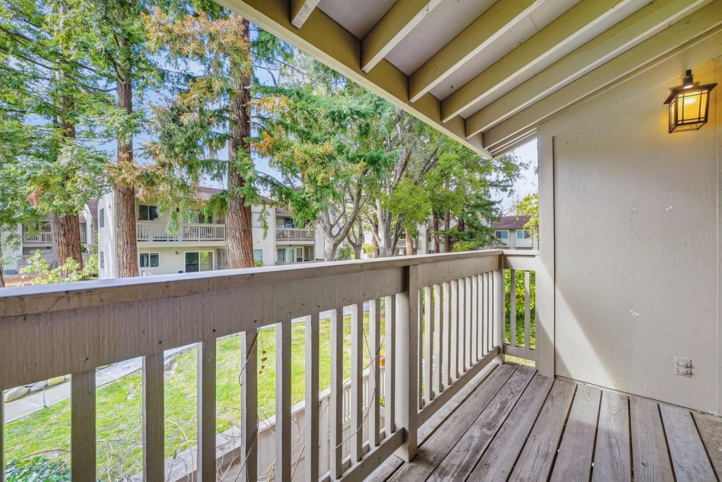 Detail Gallery Image 17 of 49 For 19124 Vineyard Ln, Saratoga,  CA 95070 - 3 Beds | 2/1 Baths