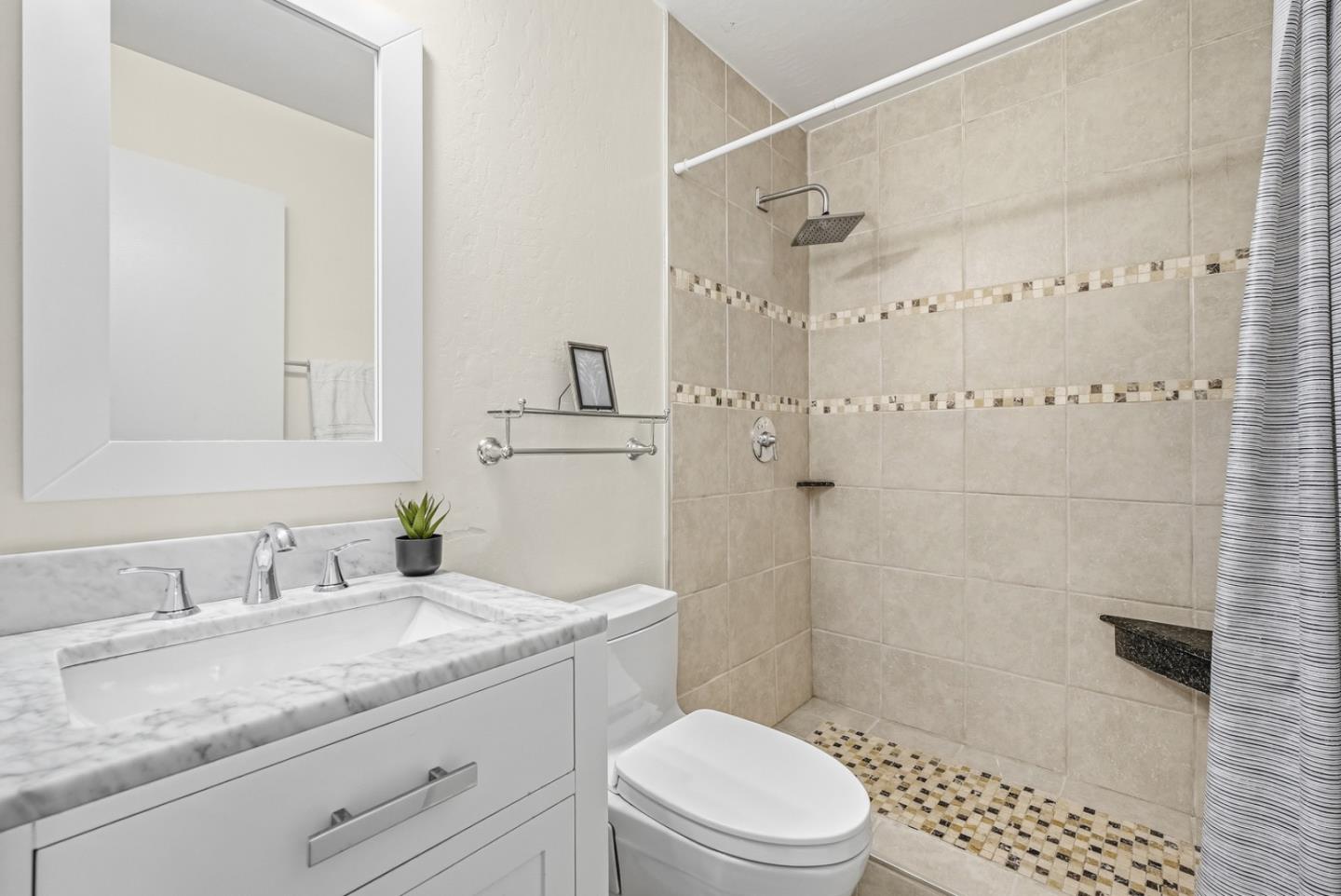 Detail Gallery Image 22 of 49 For 19124 Vineyard Ln, Saratoga,  CA 95070 - 3 Beds | 2/1 Baths