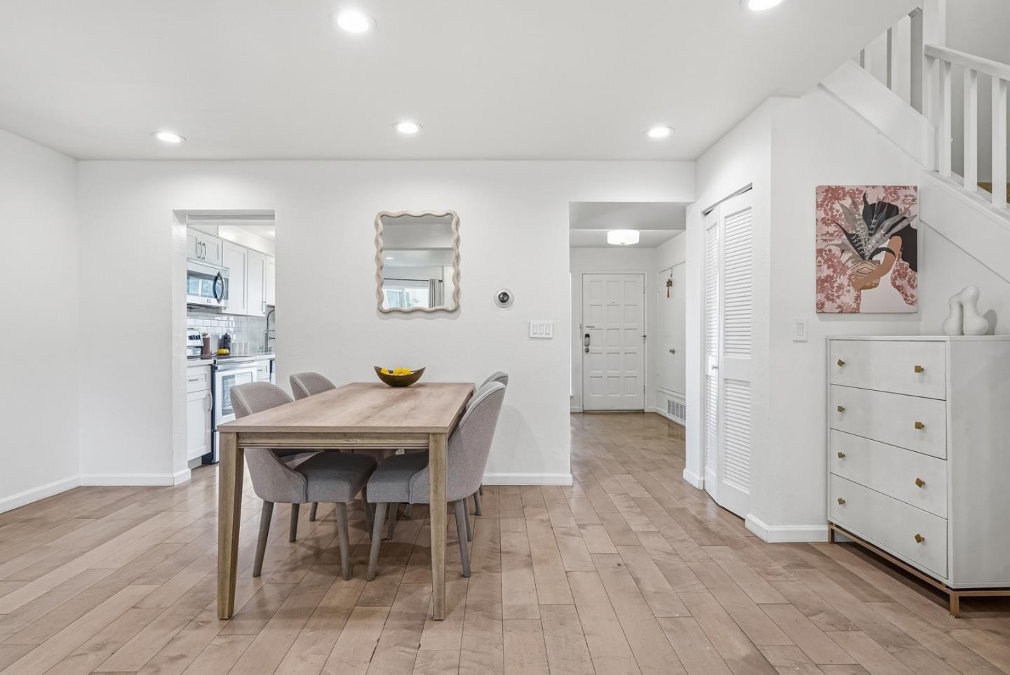 Detail Gallery Image 7 of 49 For 19124 Vineyard Ln, Saratoga,  CA 95070 - 3 Beds | 2/1 Baths