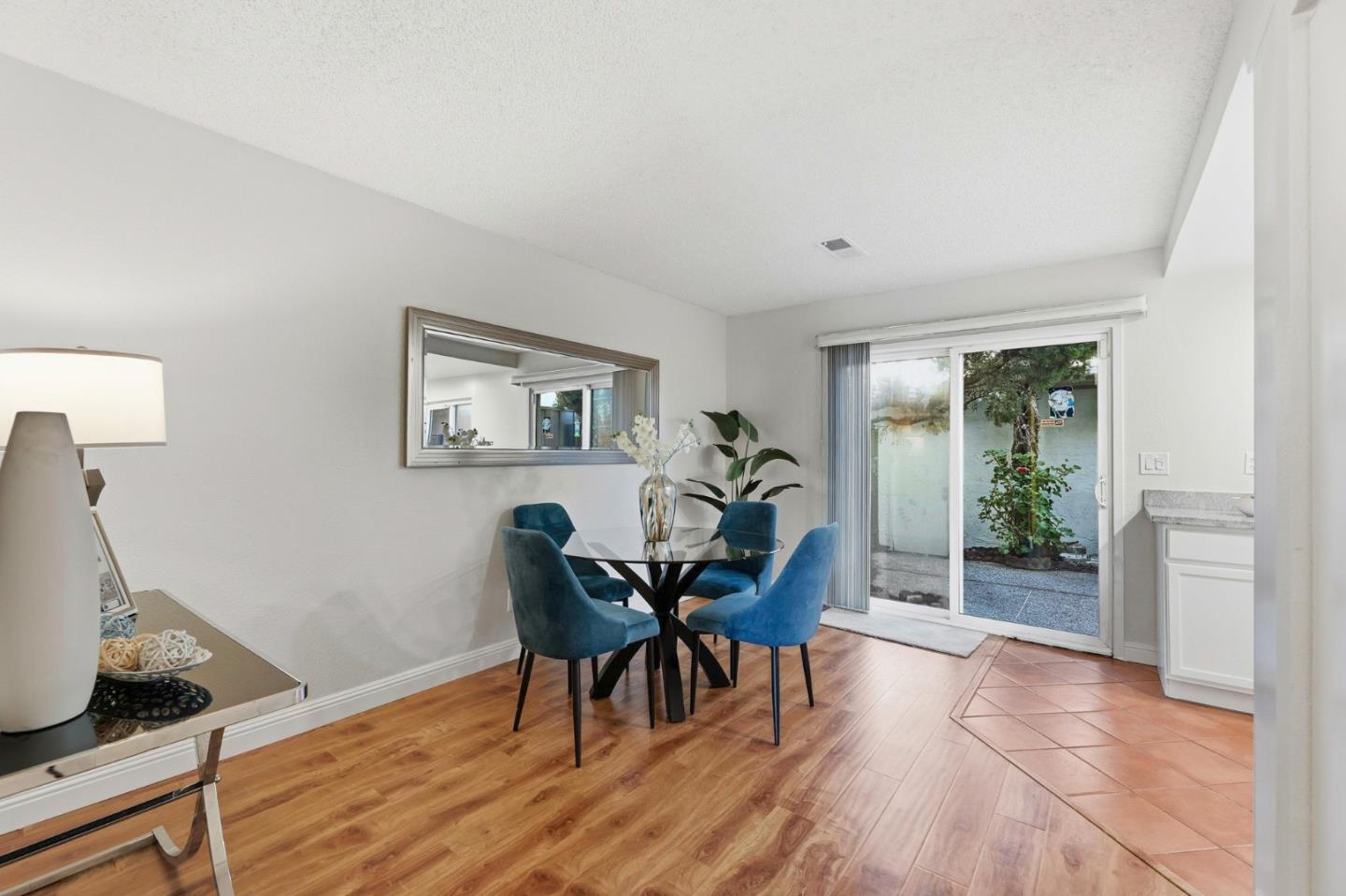 Detail Gallery Image 12 of 33 For 151 Kiely Blvd, Santa Clara,  CA 95051 - 1 Beds | 1/1 Baths