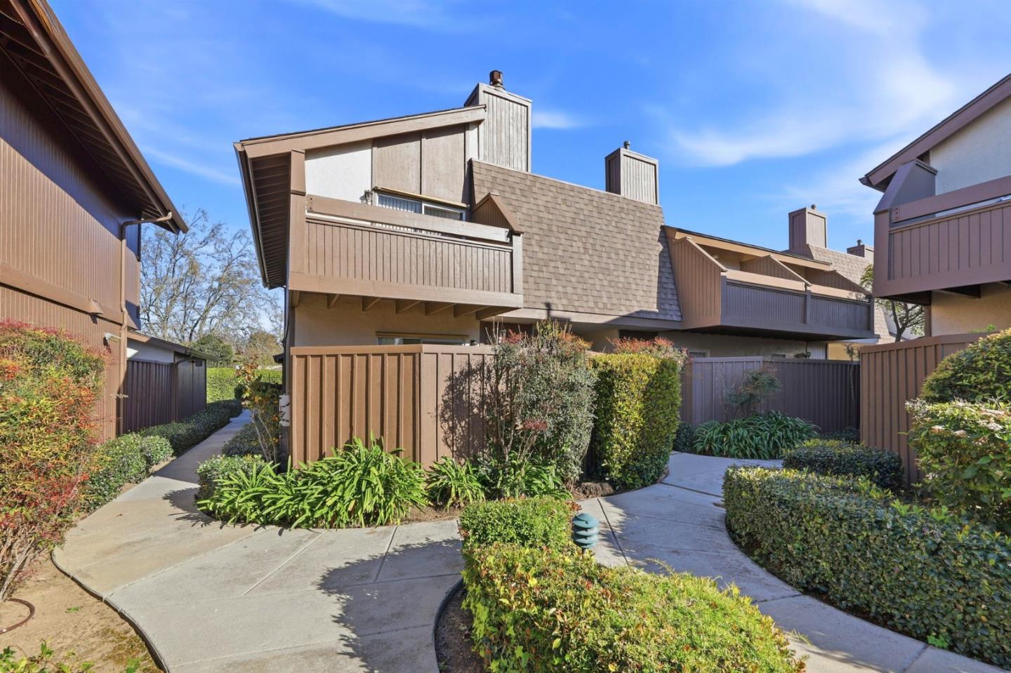 Detail Gallery Image 2 of 33 For 151 Kiely Blvd, Santa Clara,  CA 95051 - 1 Beds | 1/1 Baths