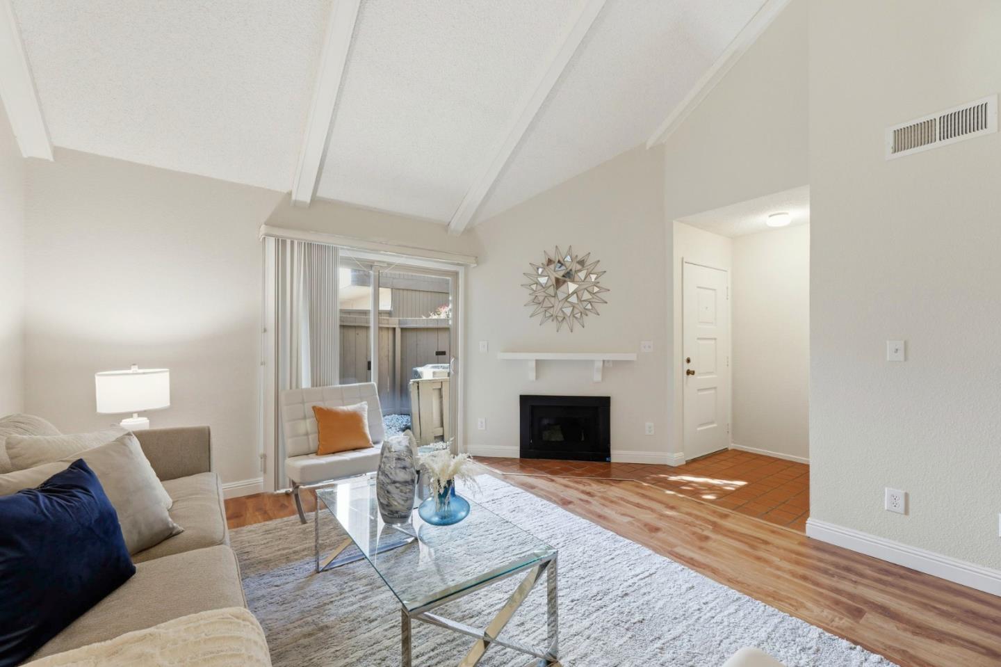 Detail Gallery Image 7 of 33 For 151 Kiely Blvd, Santa Clara,  CA 95051 - 1 Beds | 1/1 Baths