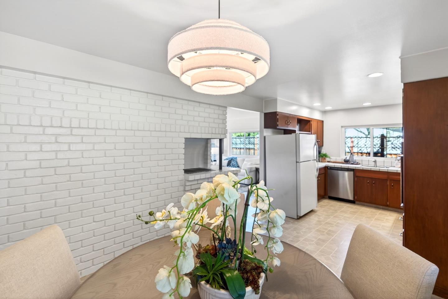 Detail Gallery Image 14 of 29 For 1539 Klamath Dr, Sunnyvale,  CA 94087 - 3 Beds | 2 Baths