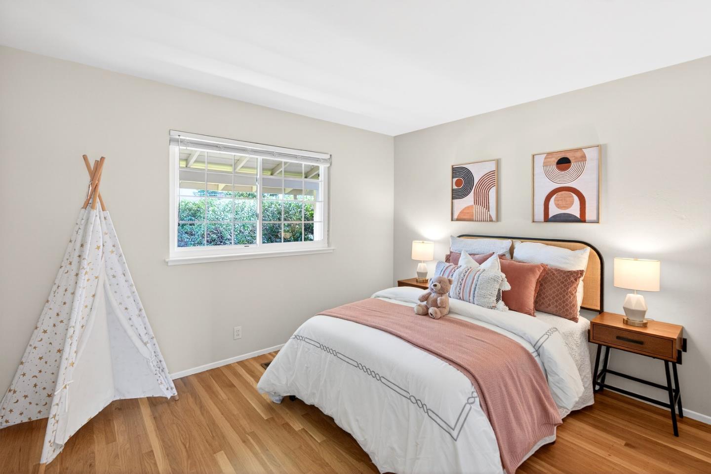 Detail Gallery Image 17 of 29 For 1539 Klamath Dr, Sunnyvale,  CA 94087 - 3 Beds | 2 Baths