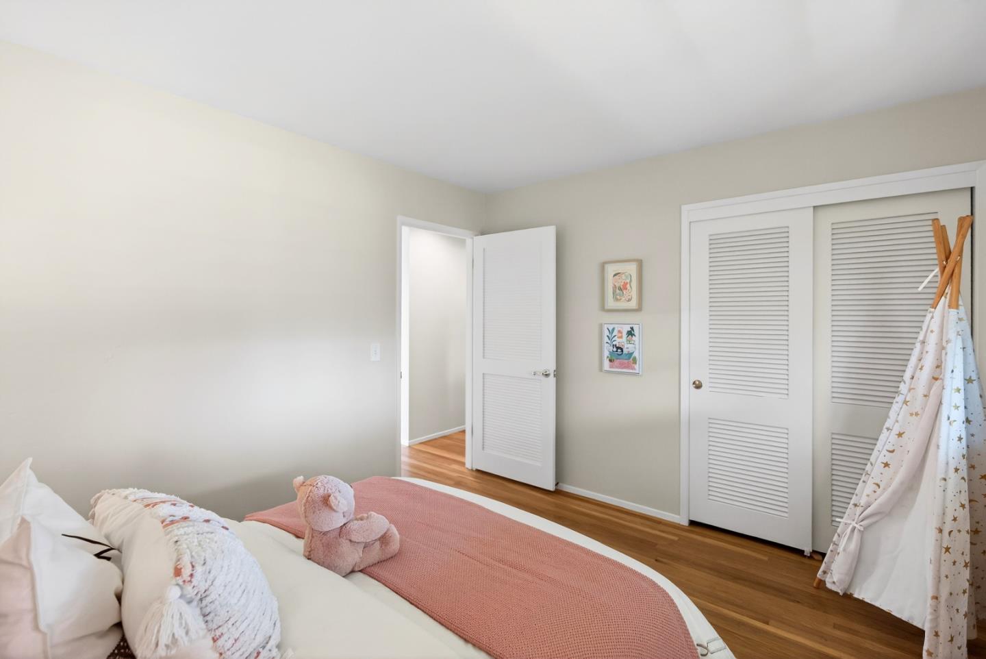 Detail Gallery Image 18 of 29 For 1539 Klamath Dr, Sunnyvale,  CA 94087 - 3 Beds | 2 Baths