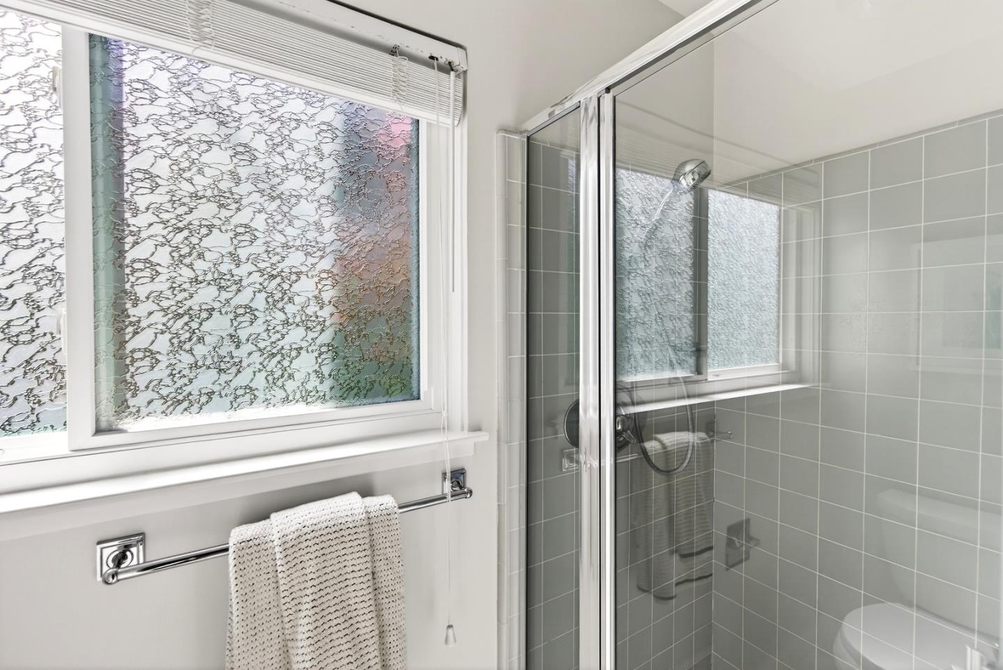 Detail Gallery Image 23 of 29 For 1539 Klamath Dr, Sunnyvale,  CA 94087 - 3 Beds | 2 Baths