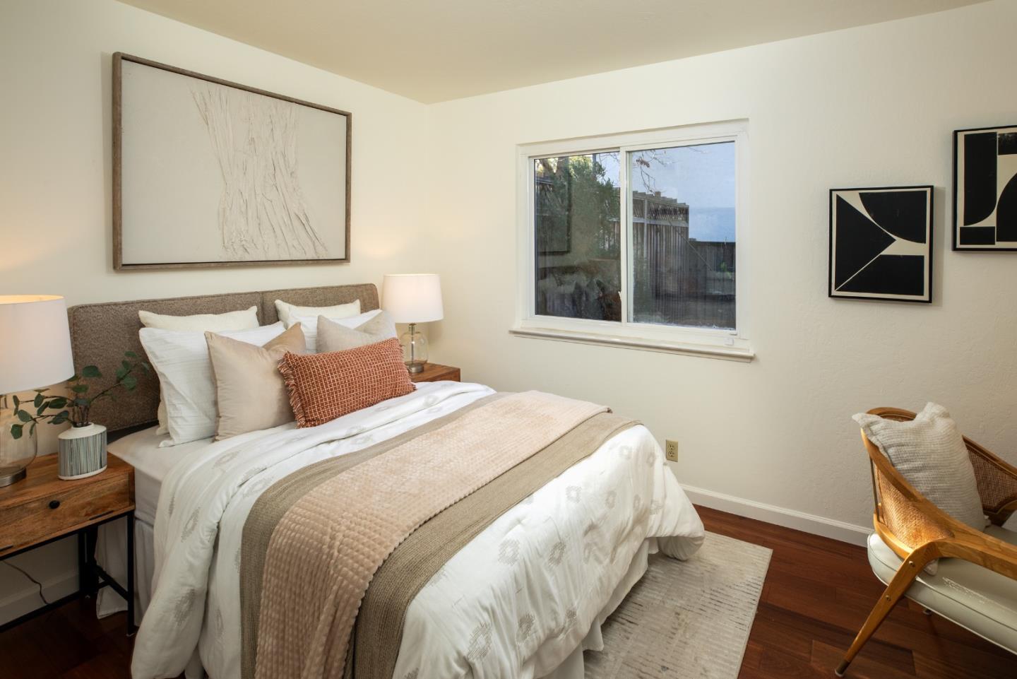 Detail Gallery Image 10 of 22 For 1109 Wright Ave, Mountain View,  CA 94043 - 4 Beds | 2/1 Baths