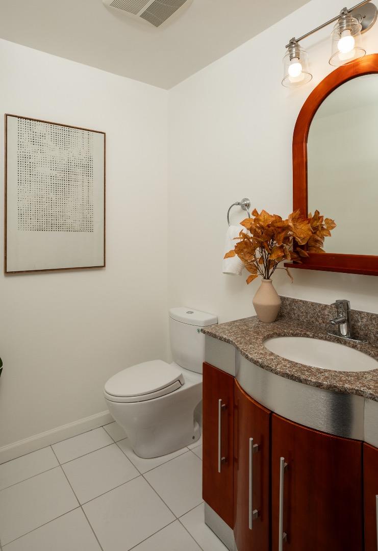 Detail Gallery Image 11 of 22 For 1109 Wright Ave, Mountain View,  CA 94043 - 4 Beds | 2/1 Baths