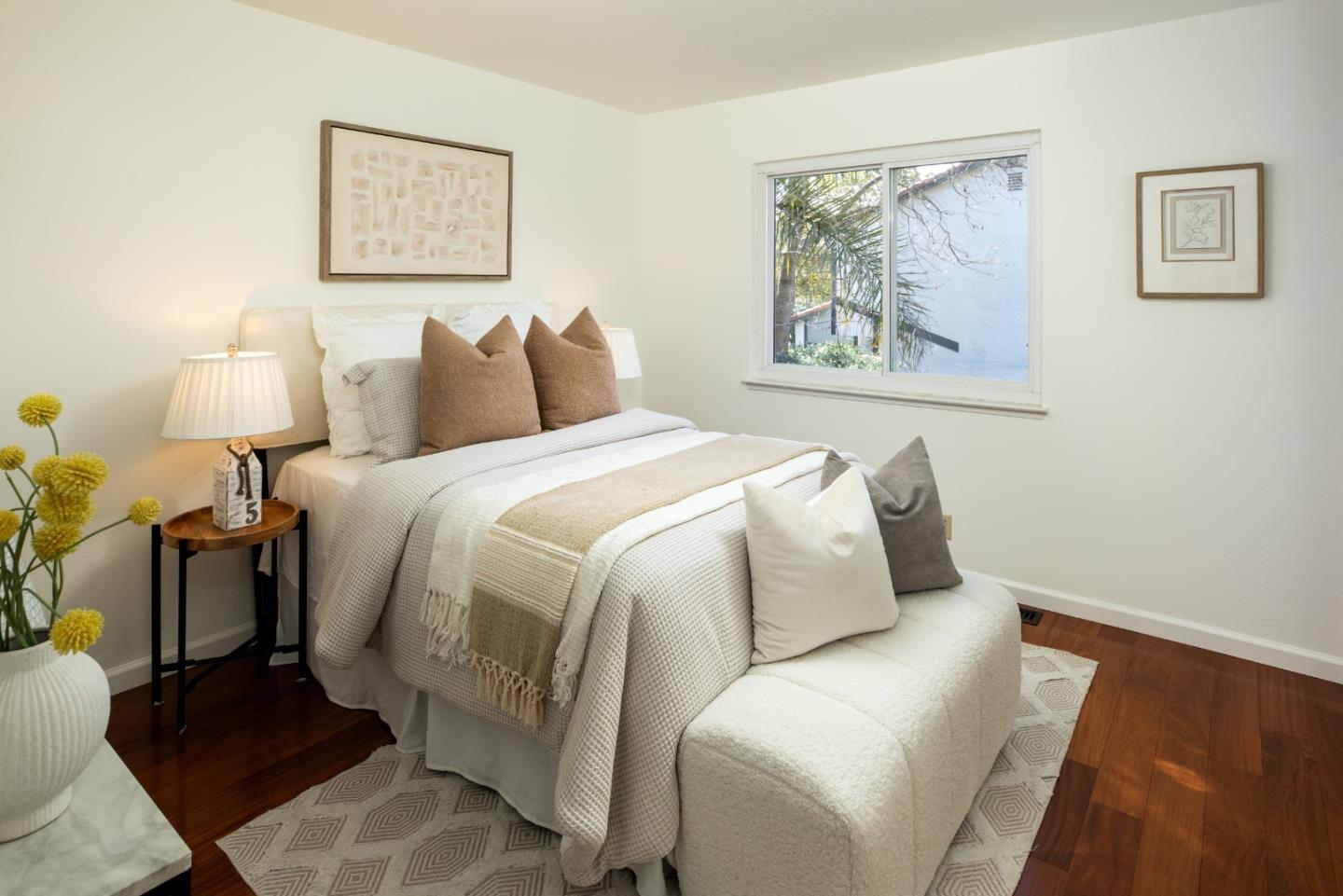 Detail Gallery Image 14 of 22 For 1109 Wright Ave, Mountain View,  CA 94043 - 4 Beds | 2/1 Baths