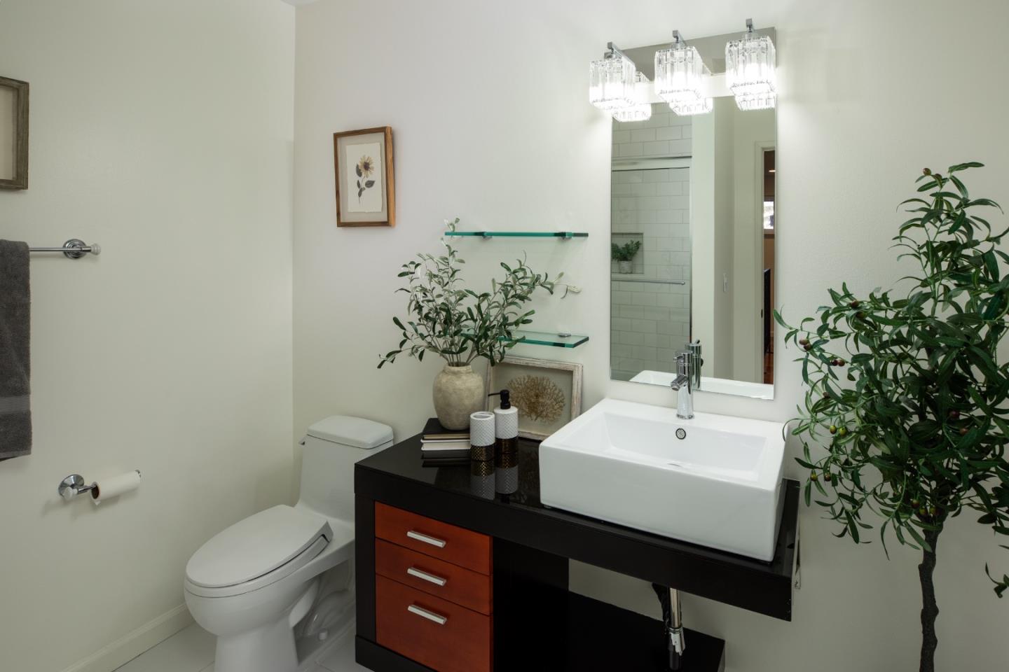 Detail Gallery Image 15 of 22 For 1109 Wright Ave, Mountain View,  CA 94043 - 4 Beds | 2/1 Baths