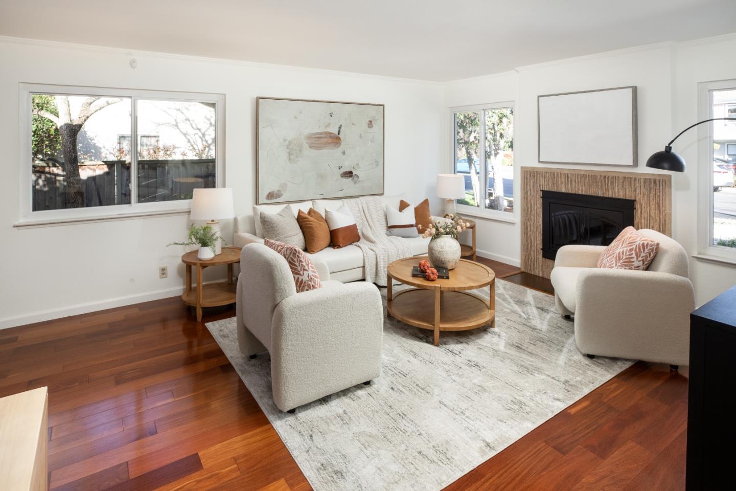 Detail Gallery Image 2 of 22 For 1109 Wright Ave, Mountain View,  CA 94043 - 4 Beds | 2/1 Baths