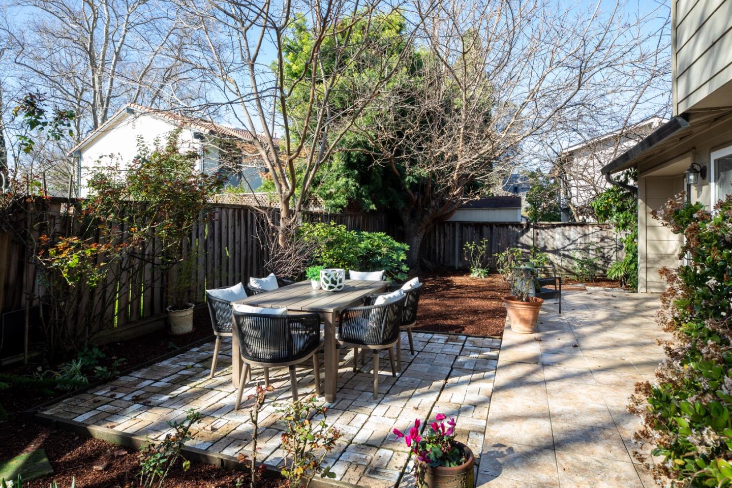 Detail Gallery Image 21 of 22 For 1109 Wright Ave, Mountain View,  CA 94043 - 4 Beds | 2/1 Baths