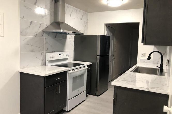 Detail Gallery Image 2 of 9 For 5702 Tucson Dr, San Jose,  CA 95118 - 2 Beds | 1 Baths