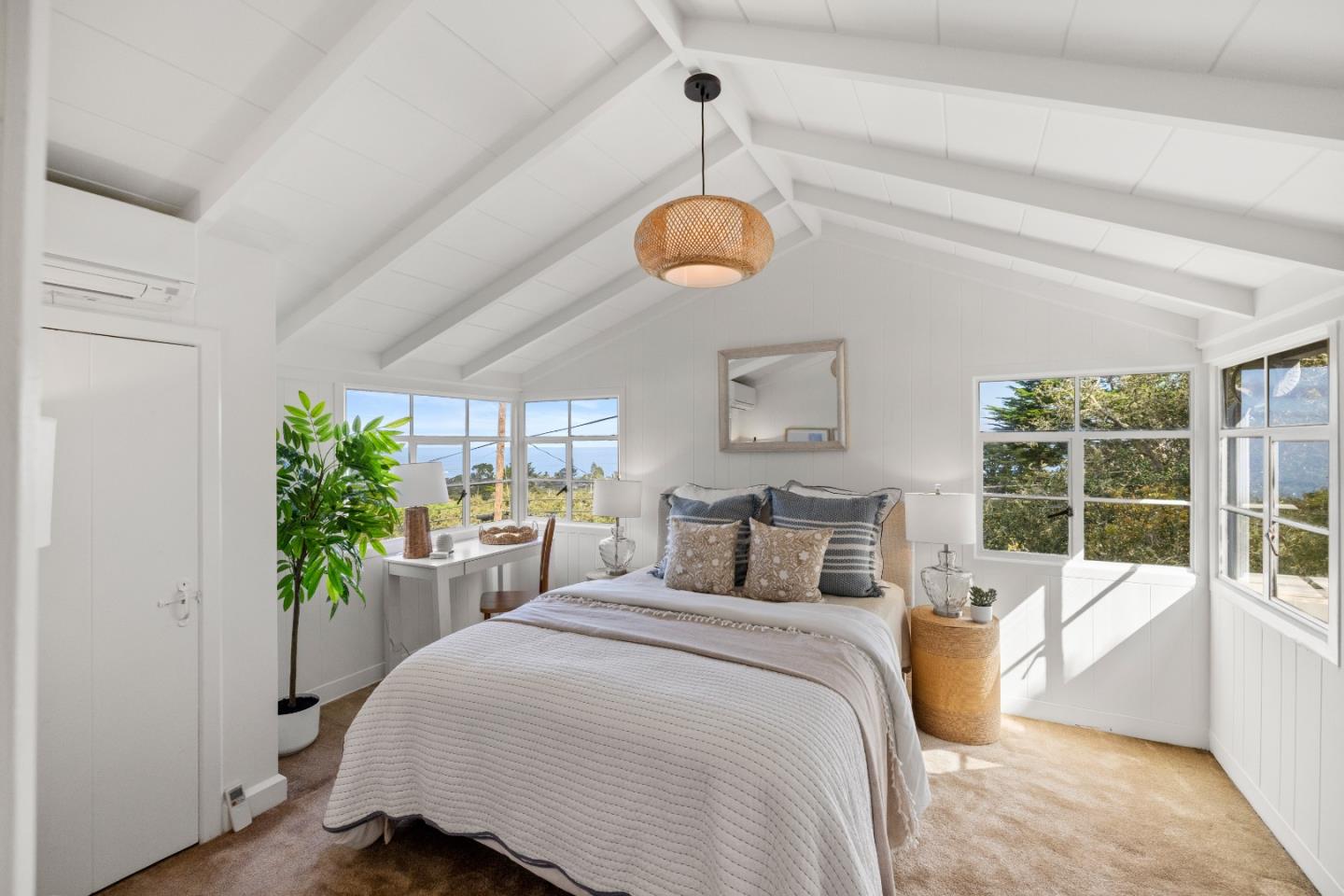 Detail Gallery Image 14 of 28 For 705 Grace St, Monterey,  CA 93940 - 3 Beds | 2 Baths