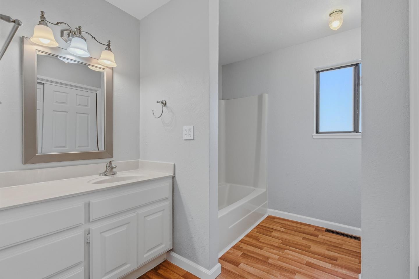 Detail Gallery Image 11 of 32 For 23014 Spyglass Court, Auburn_NVA,  CA 95602 - 3 Beds | 2 Baths