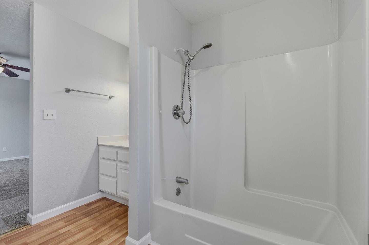 Detail Gallery Image 12 of 32 For 23014 Spyglass Court, Auburn_NVA,  CA 95602 - 3 Beds | 2 Baths