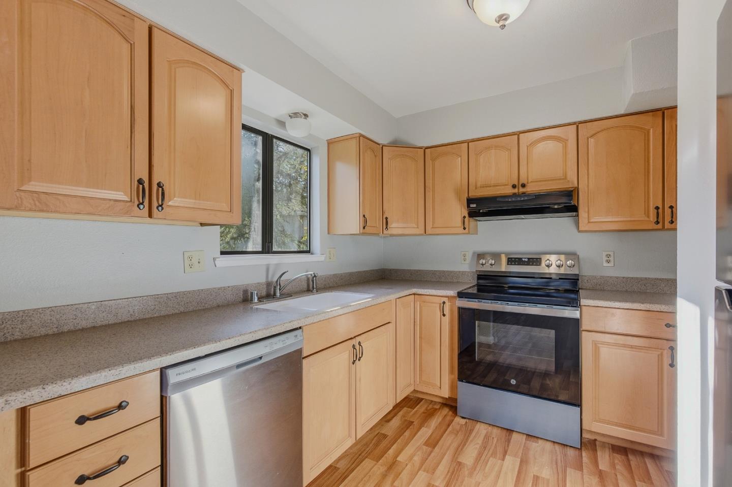 Detail Gallery Image 4 of 32 For 23014 Spyglass Court, Auburn_NVA,  CA 95602 - 3 Beds | 2 Baths