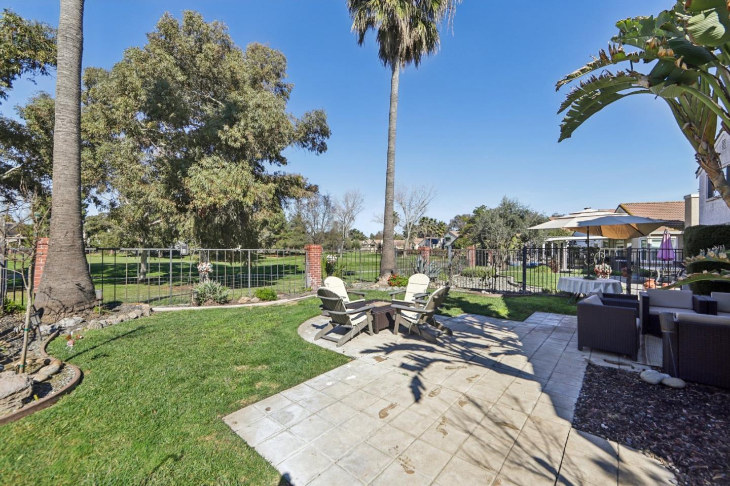 Detail Gallery Image 2 of 35 For 2483 Cherry Hills Dr, Discovery Bay,  CA 94505 - 2 Beds | 2 Baths