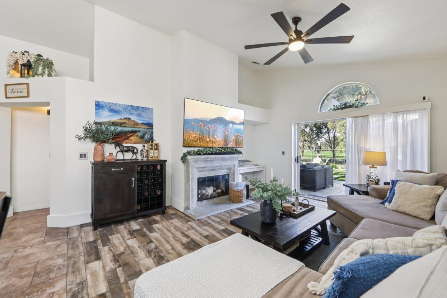 Detail Gallery Image 4 of 35 For 2483 Cherry Hills Dr, Discovery Bay,  CA 94505 - 2 Beds | 2 Baths