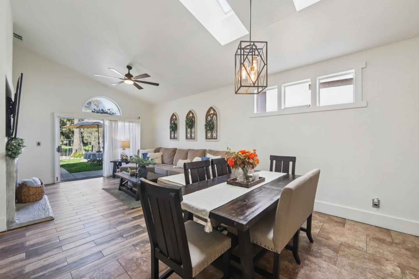 Detail Gallery Image 8 of 35 For 2483 Cherry Hills Dr, Discovery Bay,  CA 94505 - 2 Beds | 2 Baths