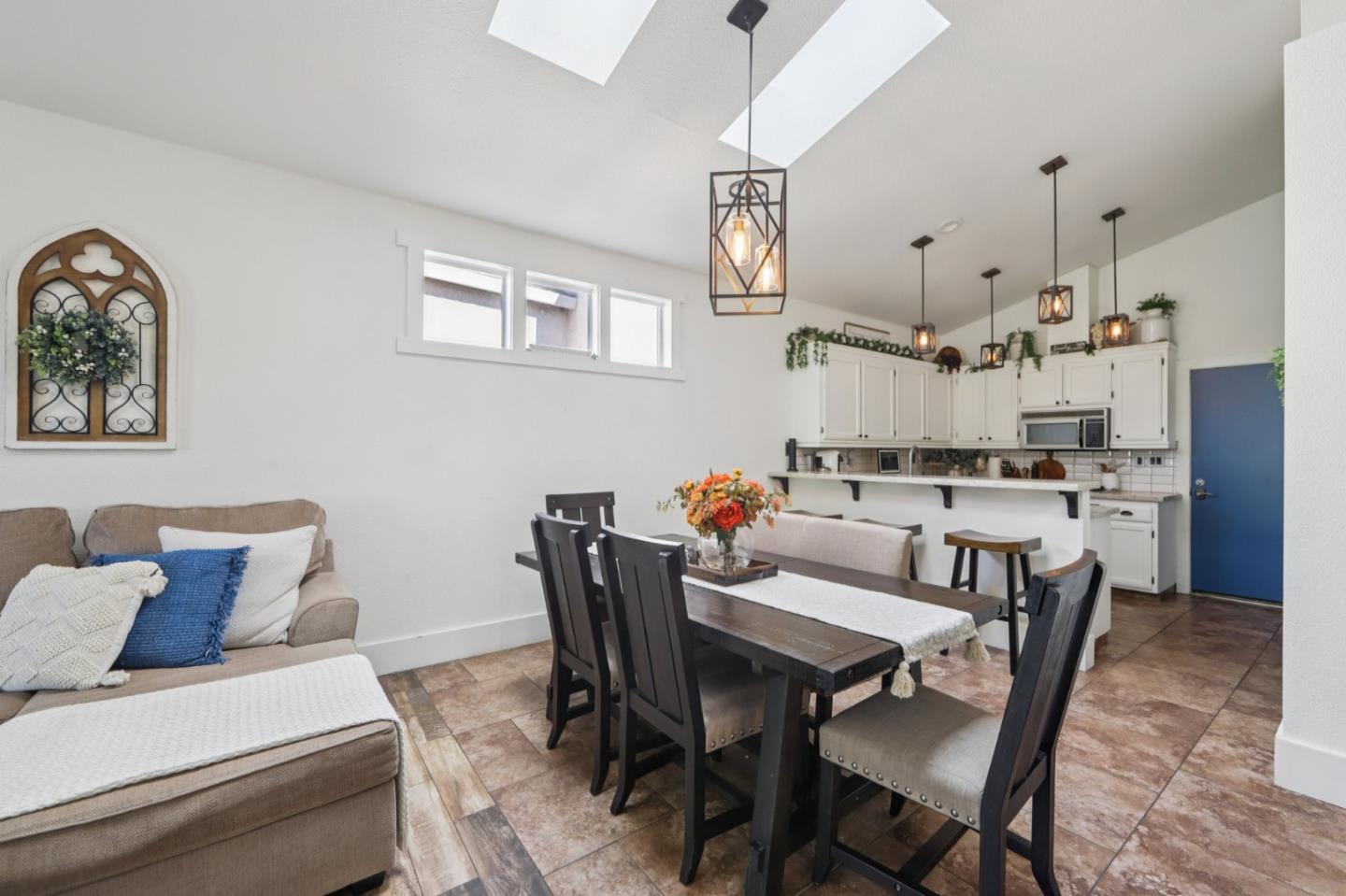 Detail Gallery Image 9 of 35 For 2483 Cherry Hills Dr, Discovery Bay,  CA 94505 - 2 Beds | 2 Baths