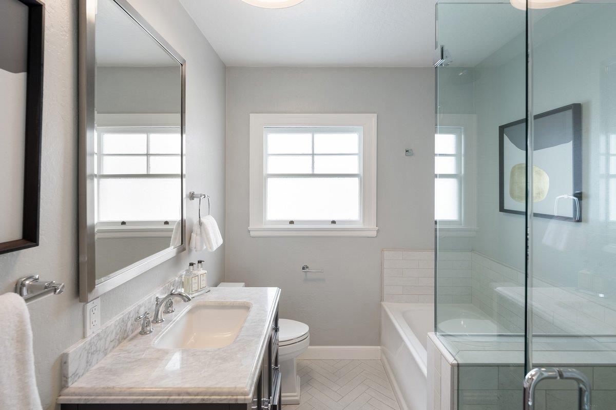 Detail Gallery Image 14 of 25 For 152 Pepper Ave, Burlingame,  CA 94010 - 4 Beds | 3 Baths