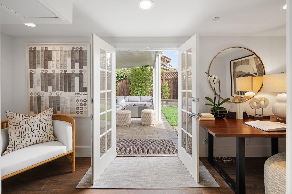 Detail Gallery Image 17 of 25 For 152 Pepper Ave, Burlingame,  CA 94010 - 4 Beds | 3 Baths