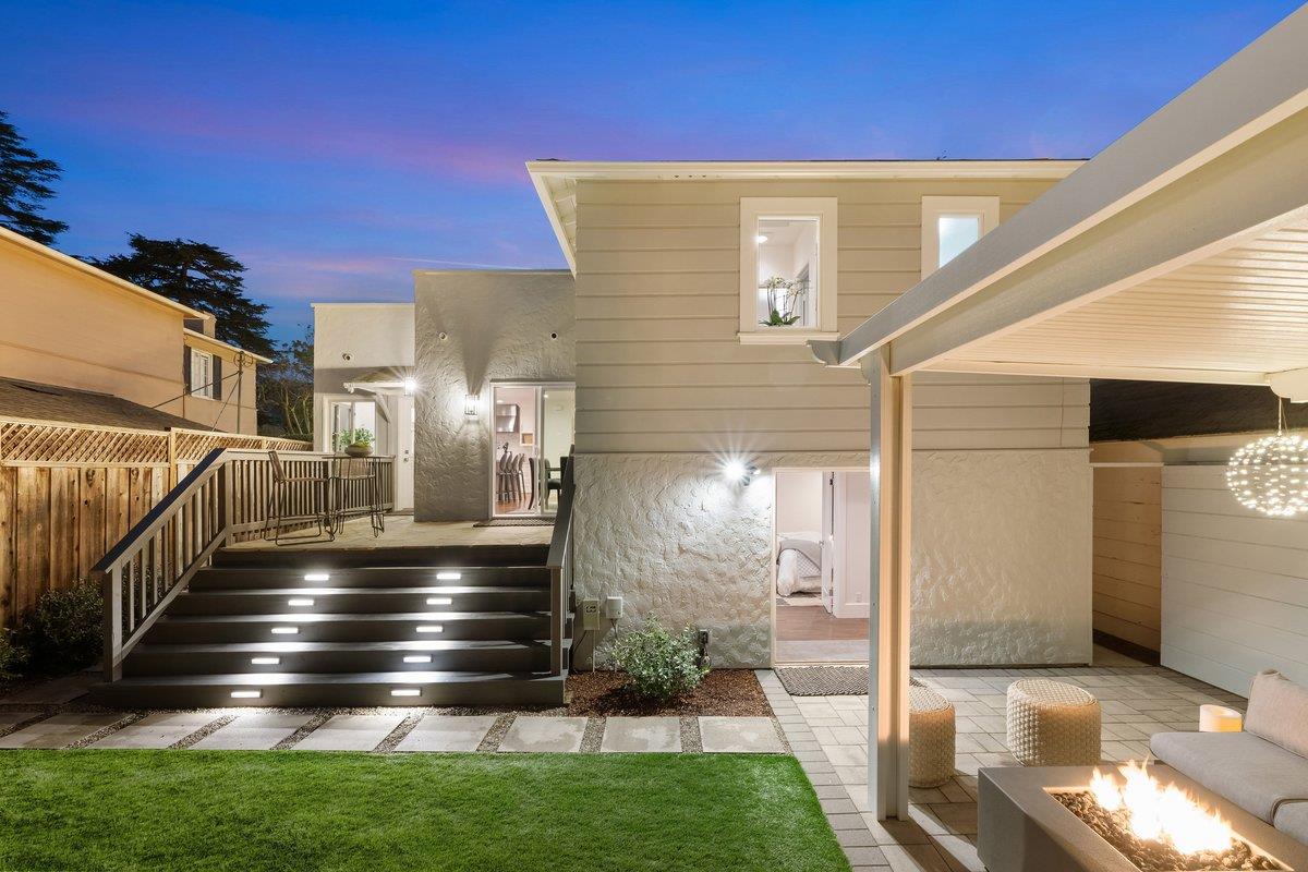 Detail Gallery Image 21 of 25 For 152 Pepper Ave, Burlingame,  CA 94010 - 4 Beds | 3 Baths