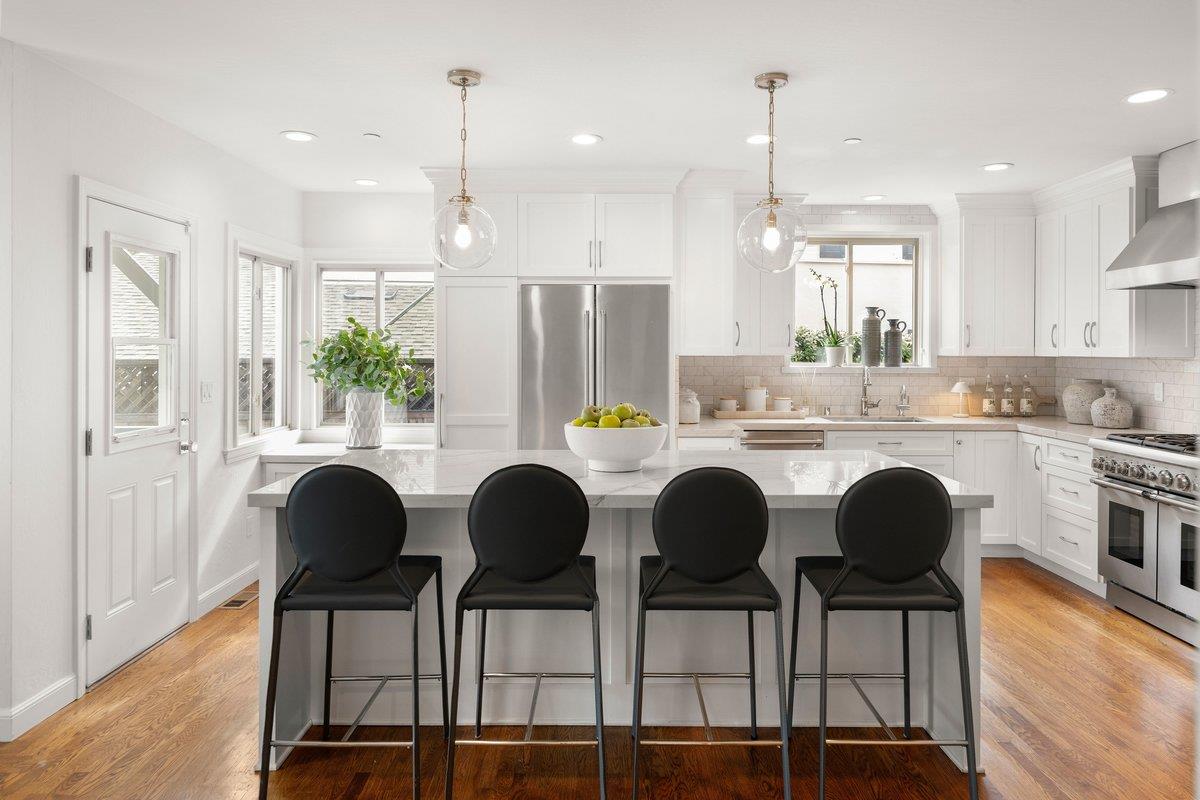 Detail Gallery Image 6 of 25 For 152 Pepper Ave, Burlingame,  CA 94010 - 4 Beds | 3 Baths