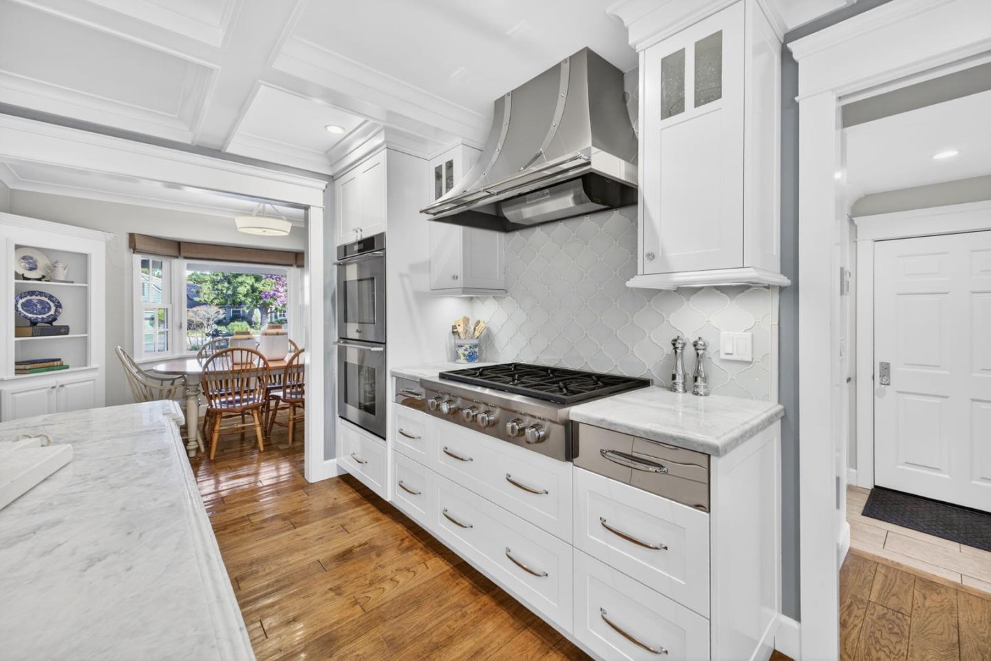 Detail Gallery Image 10 of 32 For 14041 Jerries Dr, Saratoga,  CA 95070 - 4 Beds | 2/1 Baths