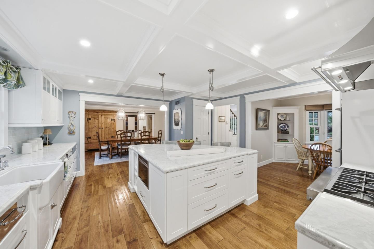 Detail Gallery Image 11 of 32 For 14041 Jerries Dr, Saratoga,  CA 95070 - 4 Beds | 2/1 Baths