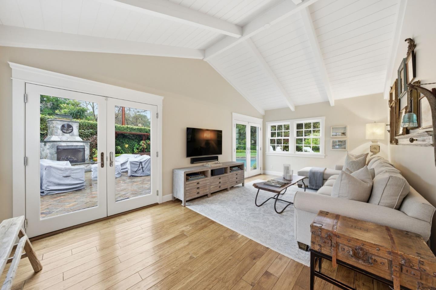 Detail Gallery Image 15 of 32 For 14041 Jerries Dr, Saratoga,  CA 95070 - 4 Beds | 2/1 Baths