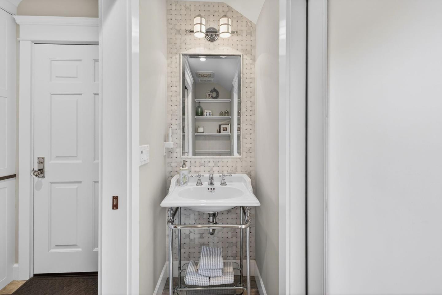 Detail Gallery Image 27 of 32 For 14041 Jerries Dr, Saratoga,  CA 95070 - 4 Beds | 2/1 Baths