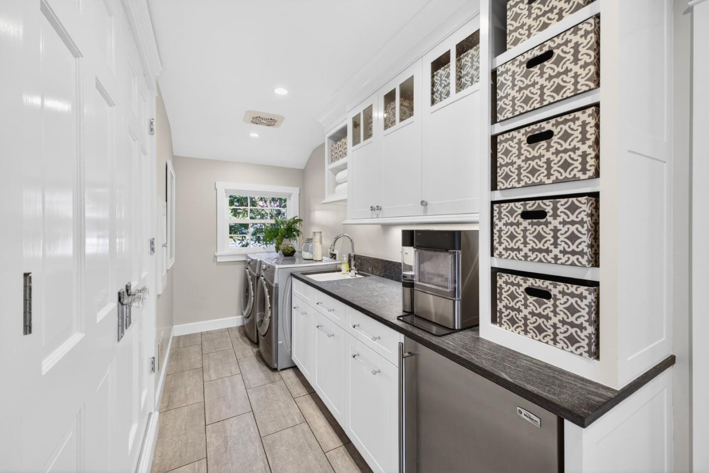 Detail Gallery Image 28 of 32 For 14041 Jerries Dr, Saratoga,  CA 95070 - 4 Beds | 2/1 Baths