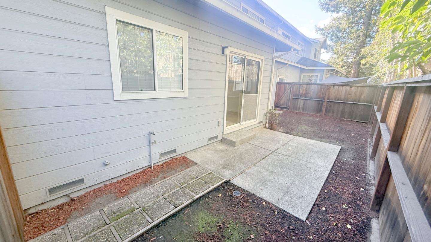 Detail Gallery Image 33 of 36 For 1013 Woodside Rd #1013,  Redwood City,  CA 94061 - 3 Beds | 2/1 Baths