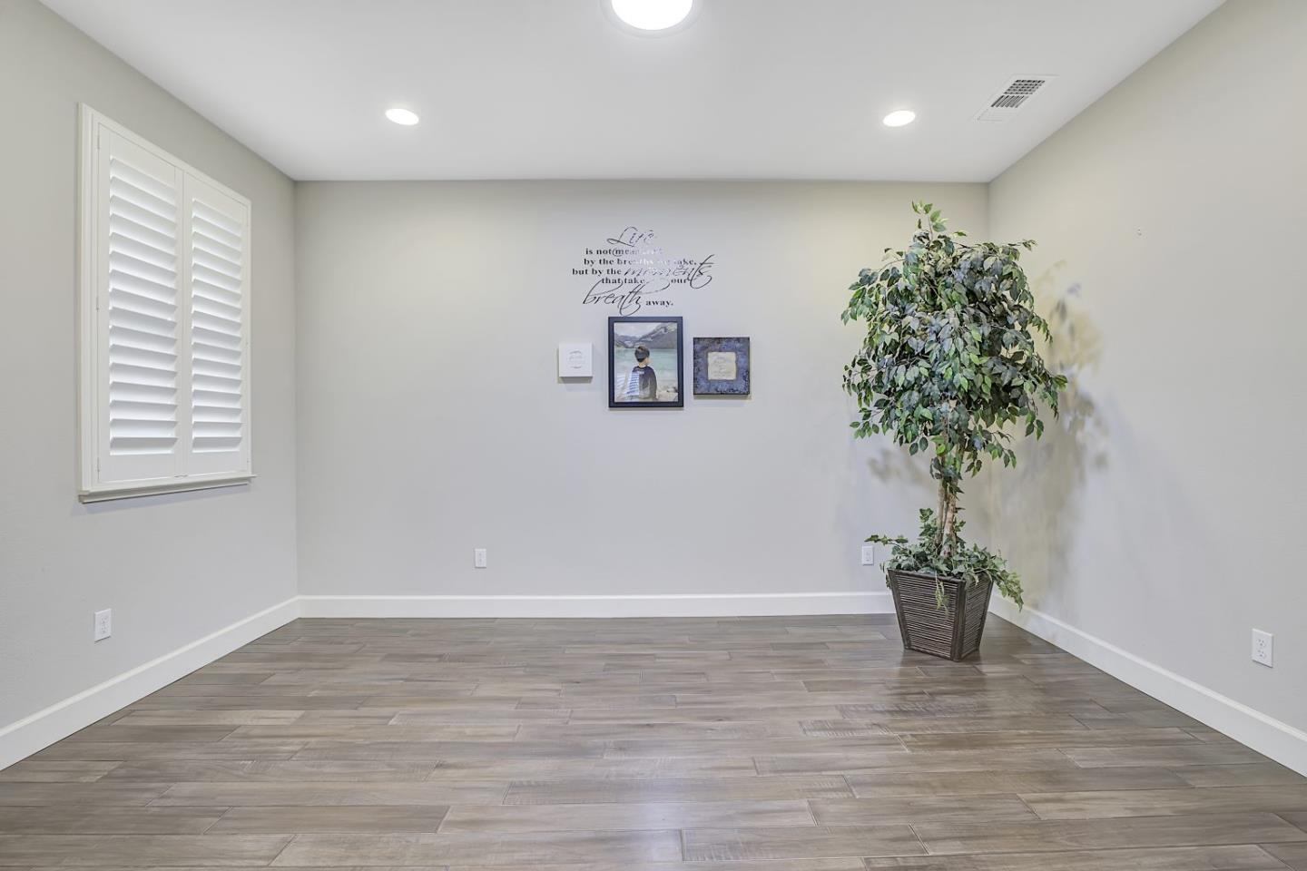 Detail Gallery Image 10 of 61 For 131 Lusitano, Gilroy,  CA 95020 - 4 Beds | 2/1 Baths