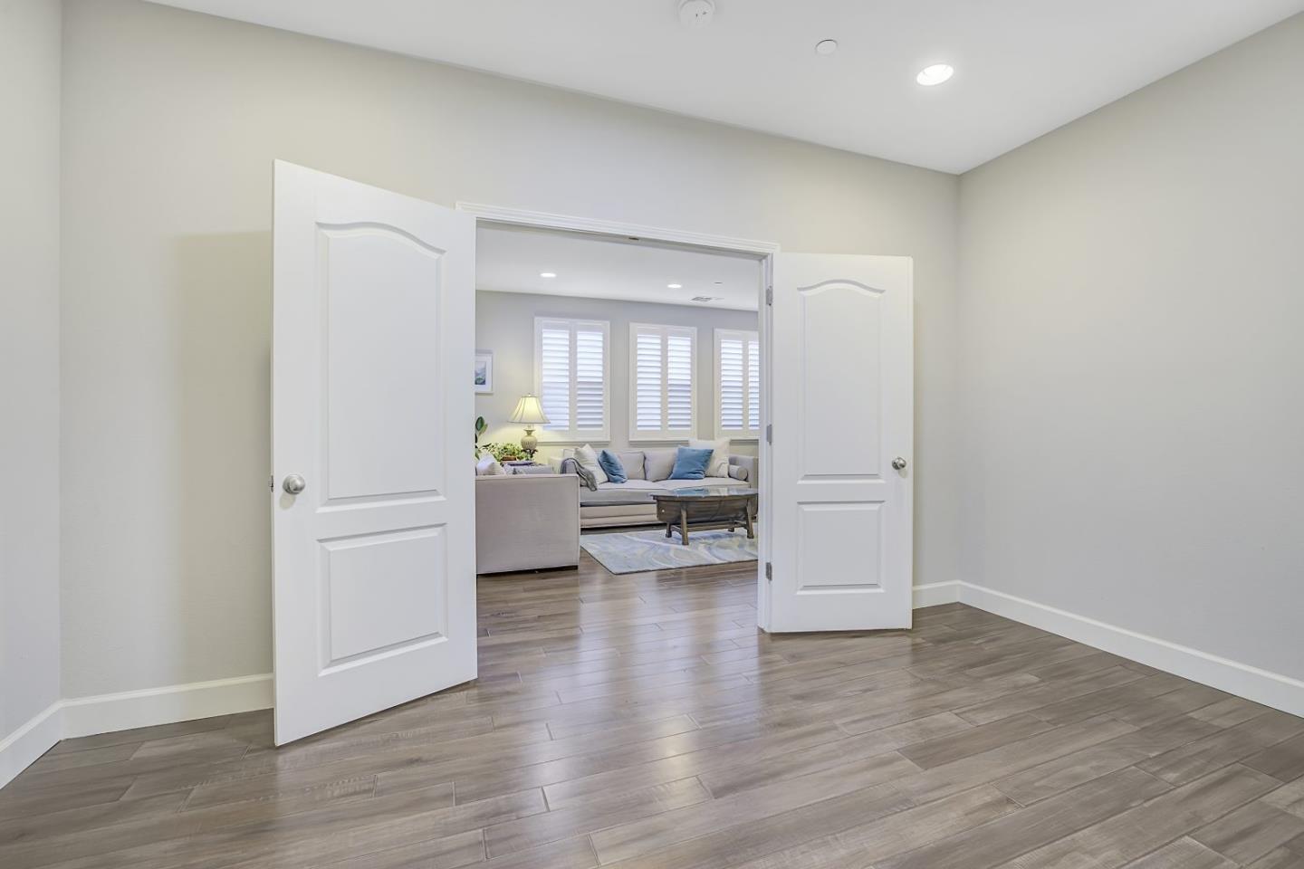 Detail Gallery Image 11 of 61 For 131 Lusitano, Gilroy,  CA 95020 - 4 Beds | 2/1 Baths