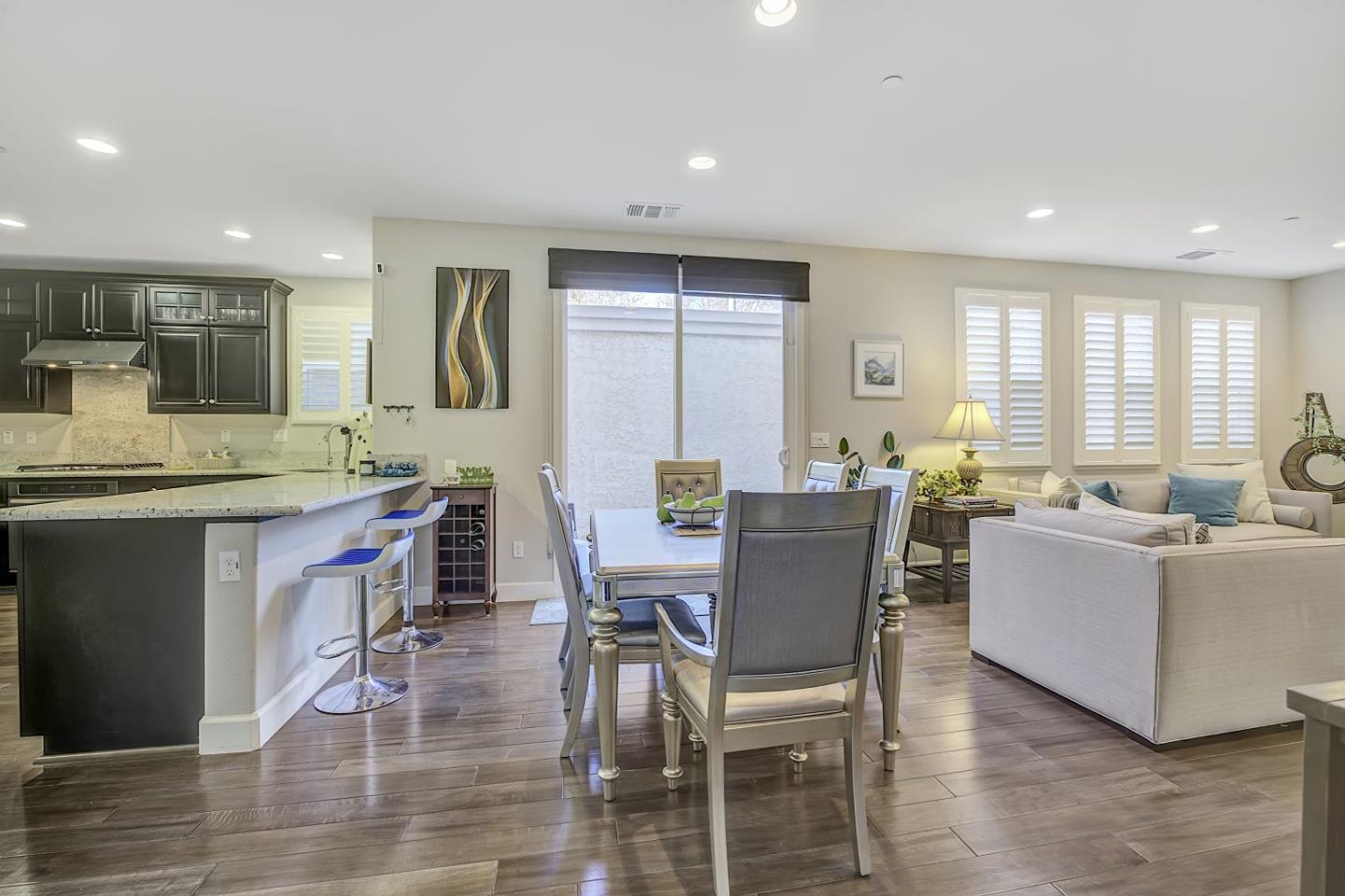 Detail Gallery Image 14 of 61 For 131 Lusitano, Gilroy,  CA 95020 - 4 Beds | 2/1 Baths