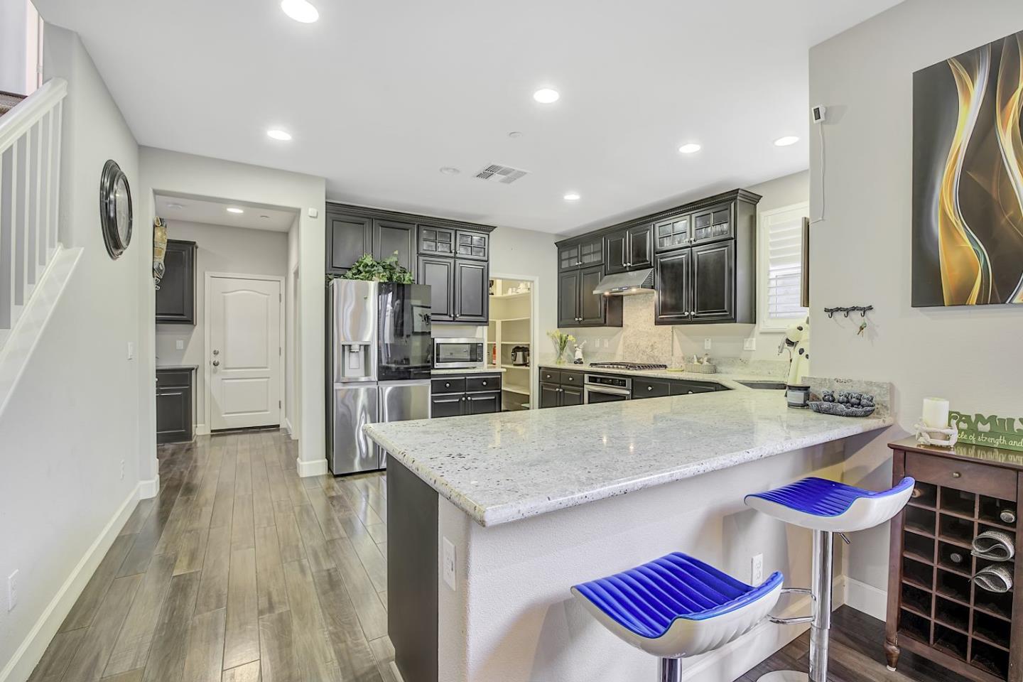 Detail Gallery Image 15 of 61 For 131 Lusitano, Gilroy,  CA 95020 - 4 Beds | 2/1 Baths