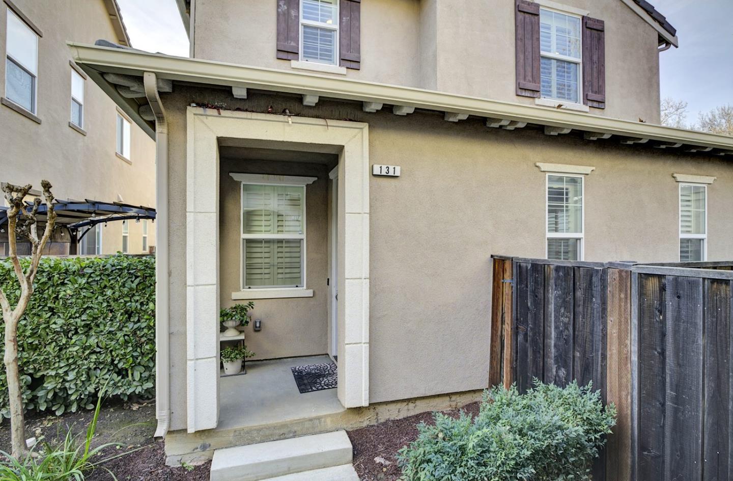 Detail Gallery Image 2 of 61 For 131 Lusitano, Gilroy,  CA 95020 - 4 Beds | 2/1 Baths