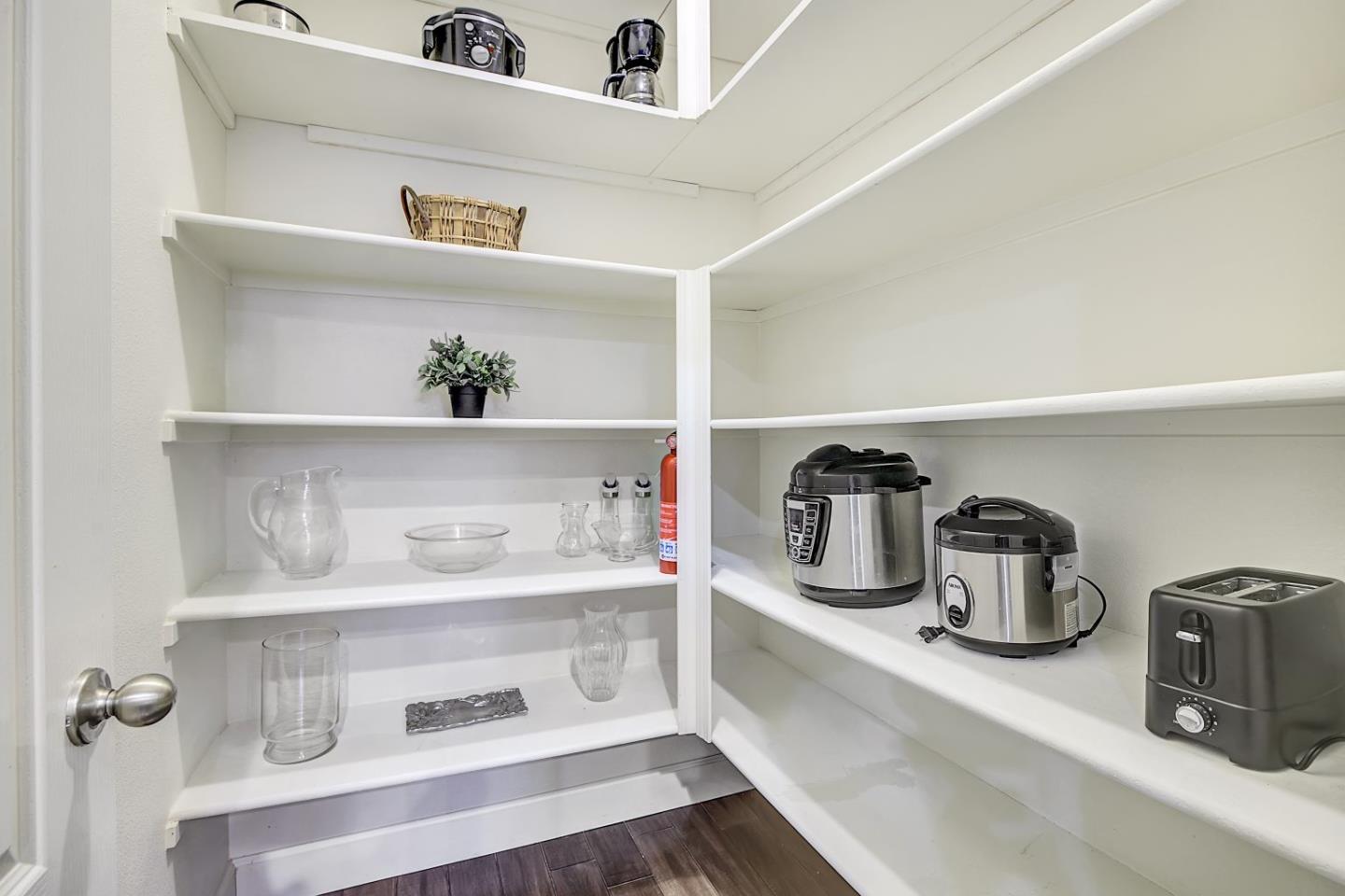 Detail Gallery Image 21 of 61 For 131 Lusitano, Gilroy,  CA 95020 - 4 Beds | 2/1 Baths