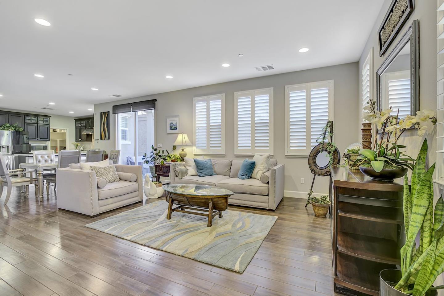 Detail Gallery Image 3 of 61 For 131 Lusitano, Gilroy,  CA 95020 - 4 Beds | 2/1 Baths