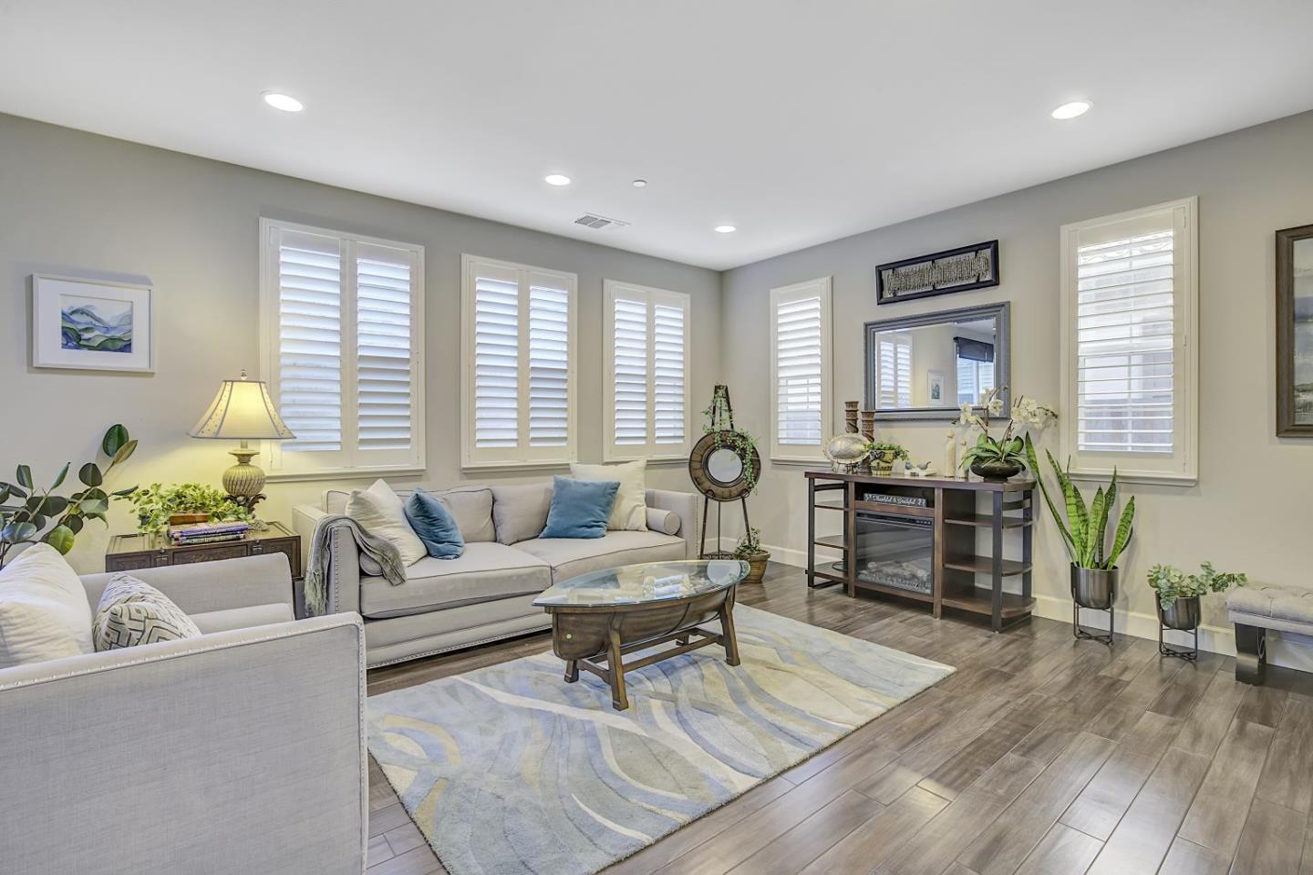 Detail Gallery Image 7 of 61 For 131 Lusitano, Gilroy,  CA 95020 - 4 Beds | 2/1 Baths